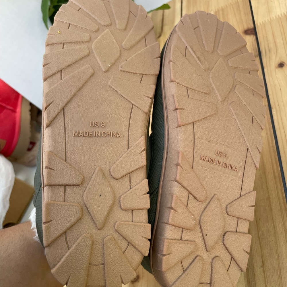 Natural reflection's Olive Green Women's Winter Boots - Picture 2 of 3
